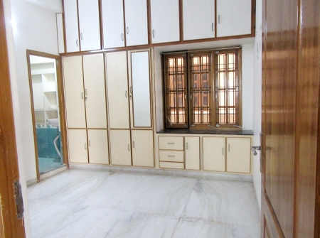 1226113166-2) Li id 369 - Master Bedroom.JPG